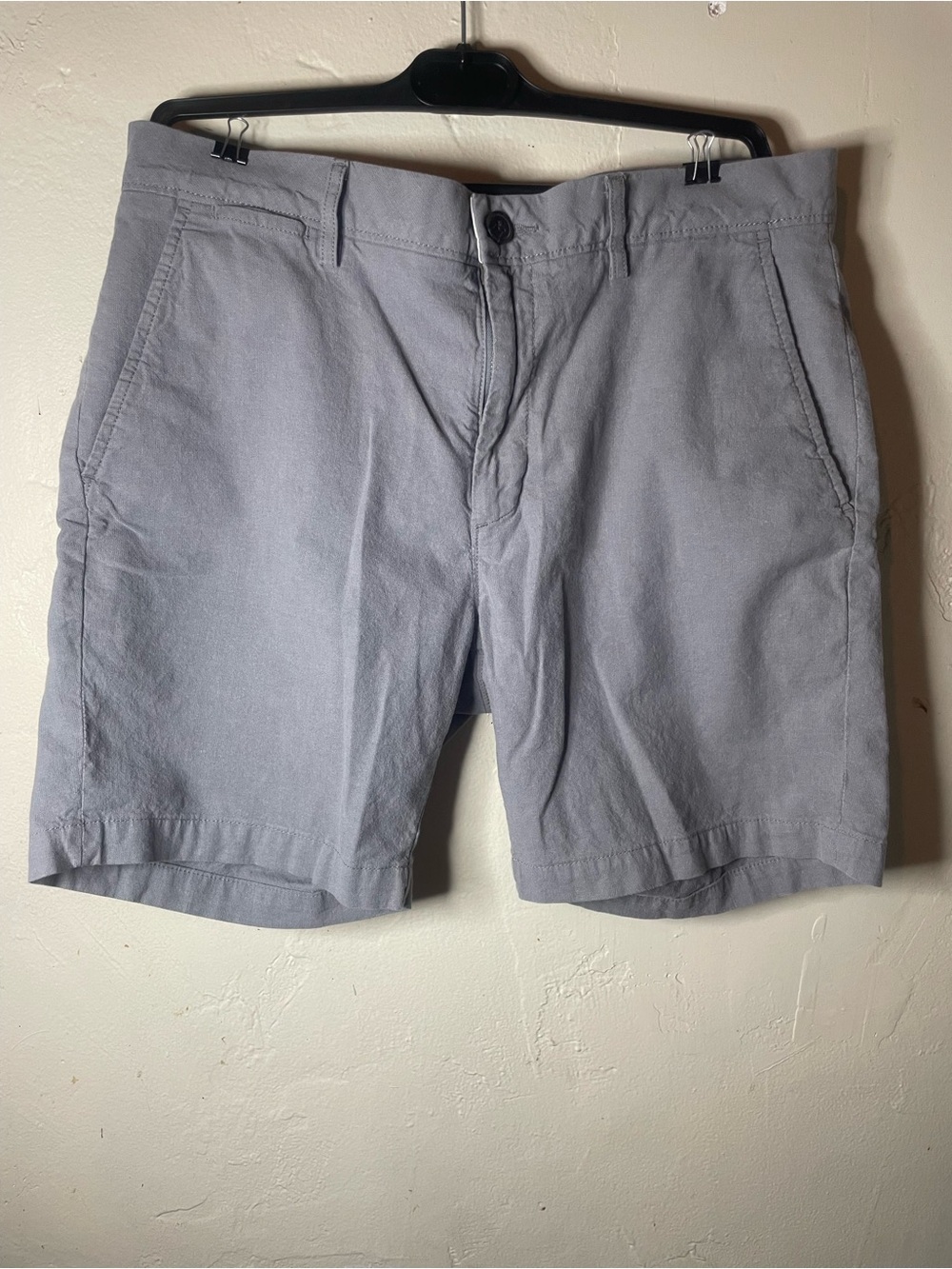 Amazon Essentials Men's Sz 32 Gray Chino Shorts Cotton Flat Front Slash Pockets